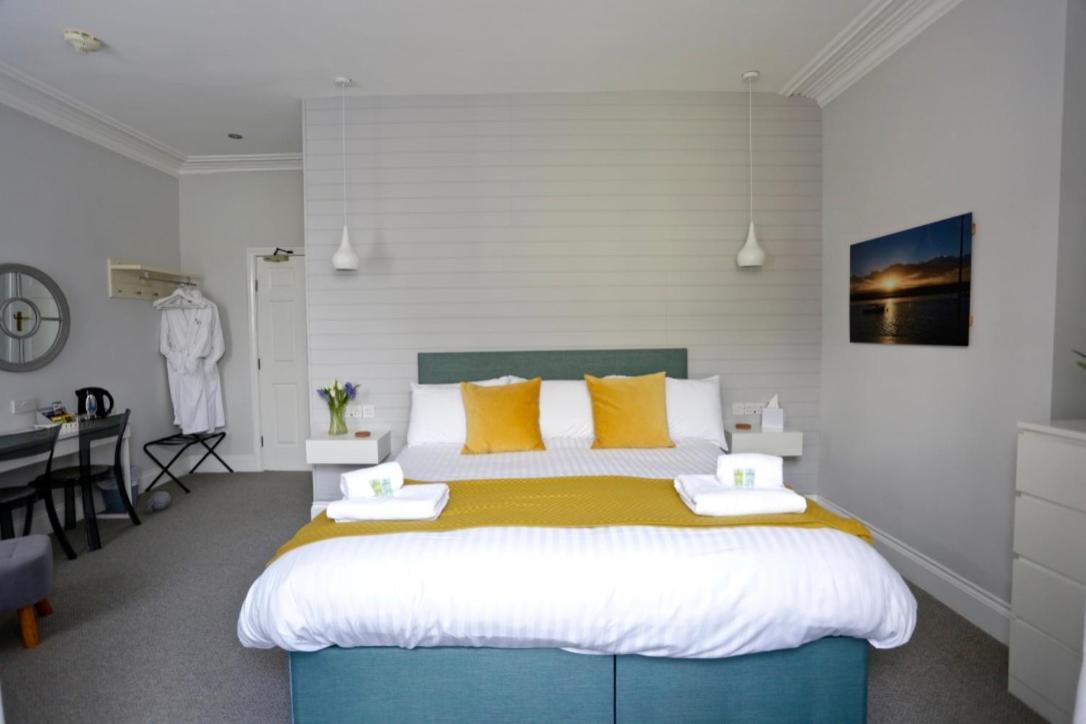 The Dolphin Hotel Ексмут Екстериор снимка