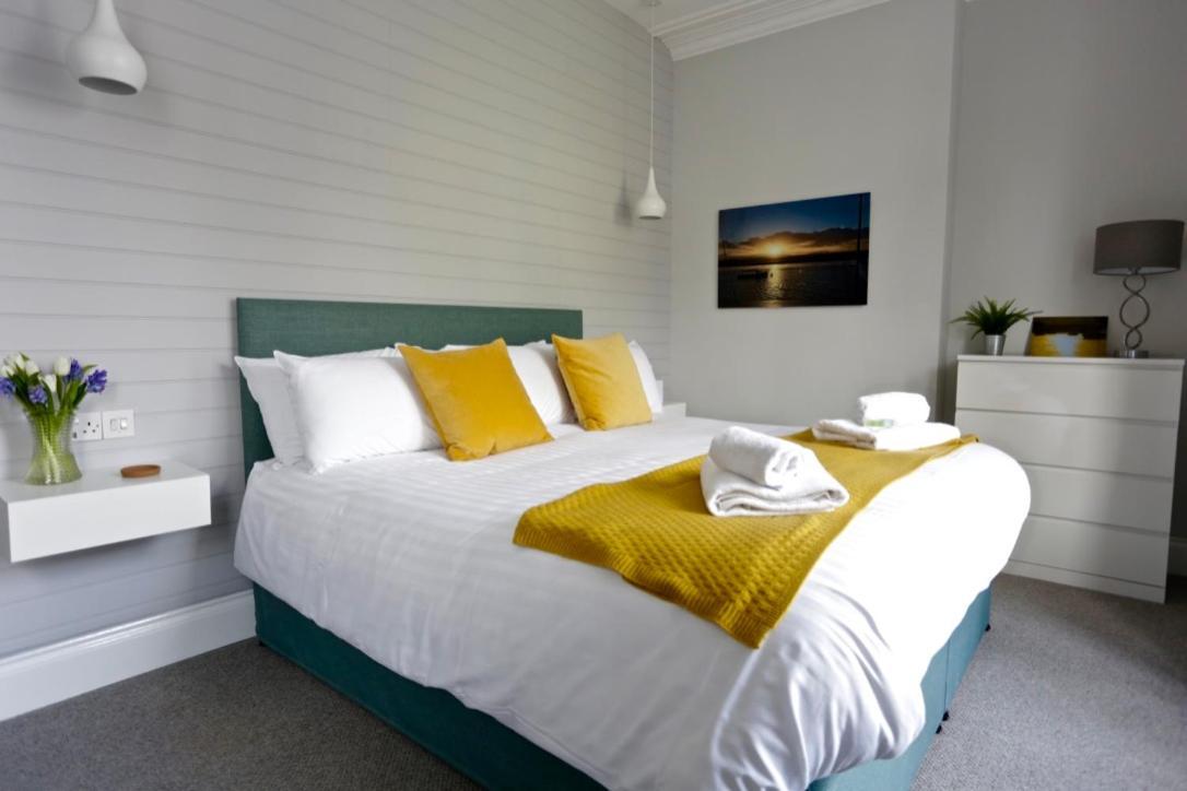 The Dolphin Hotel Ексмут Екстериор снимка